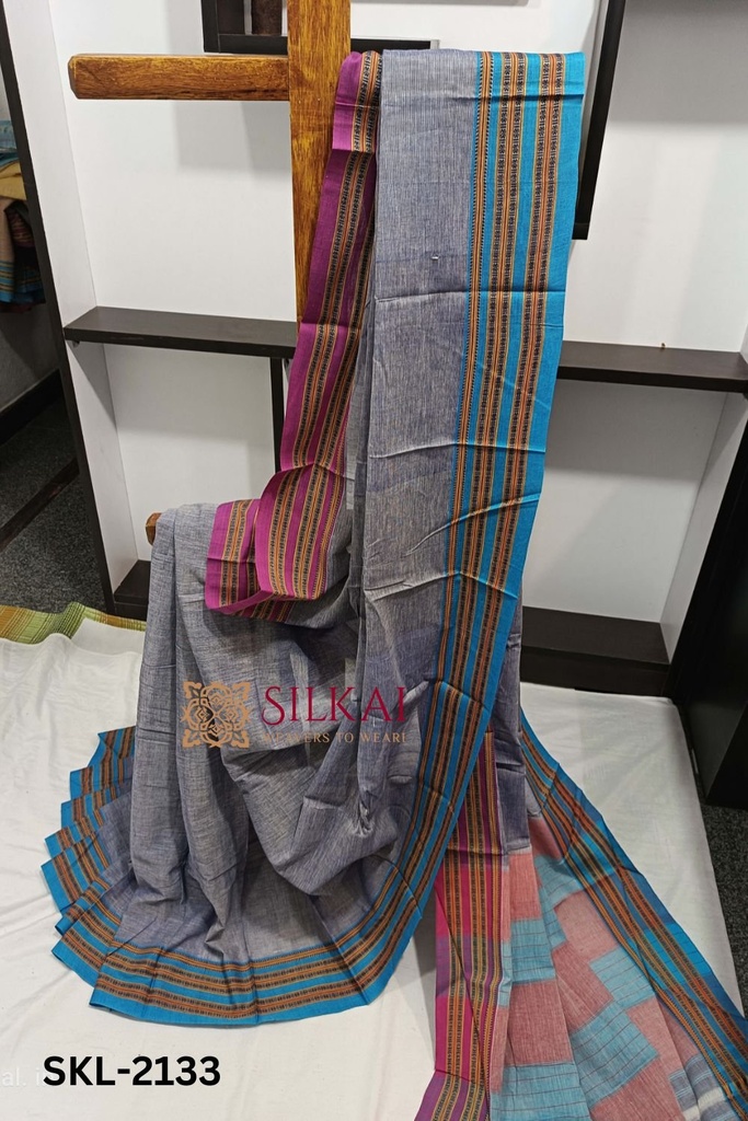 Patteda Anchu Pure Cotton Handwoven Saree With Gaadi Dadi Border