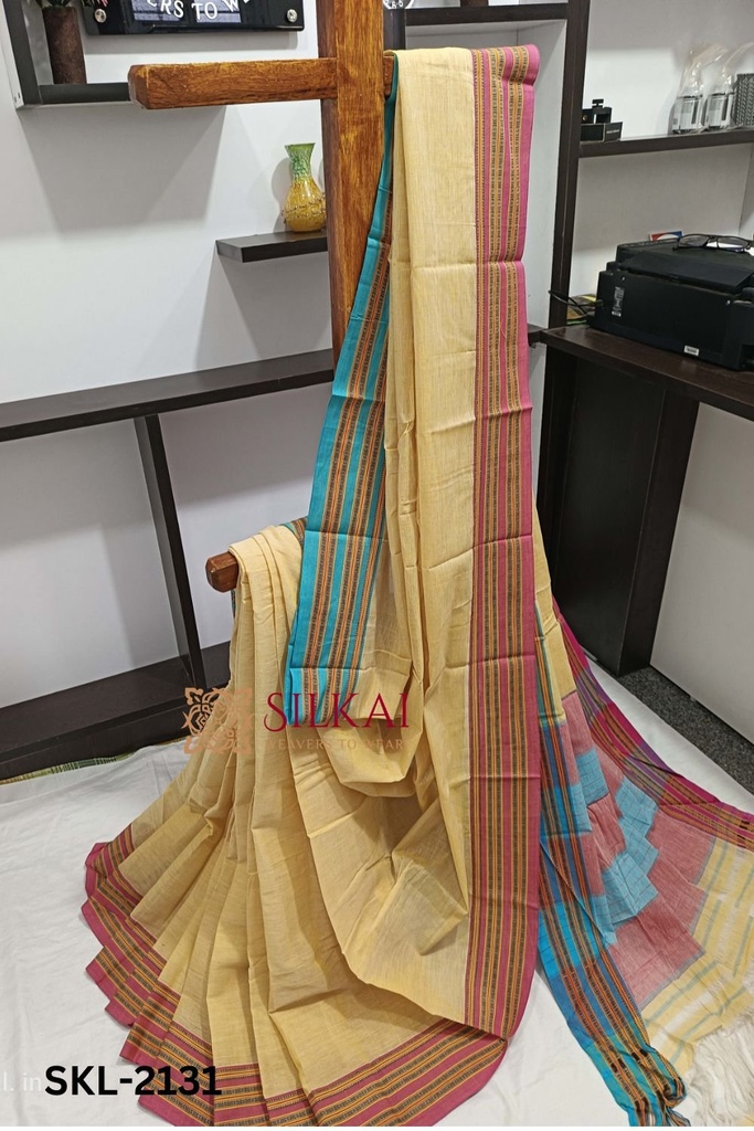 Patteda Anchu Pure Cotton Handwoven Saree With Gaadi Dadi Border