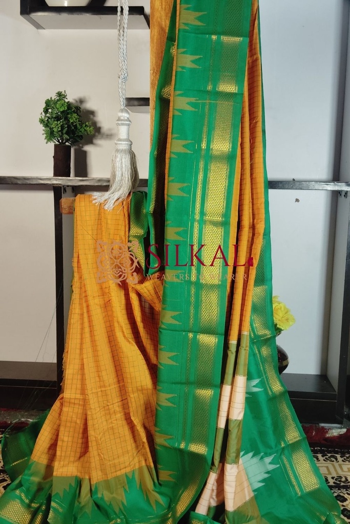One Side Border Chandarana Temple Saree