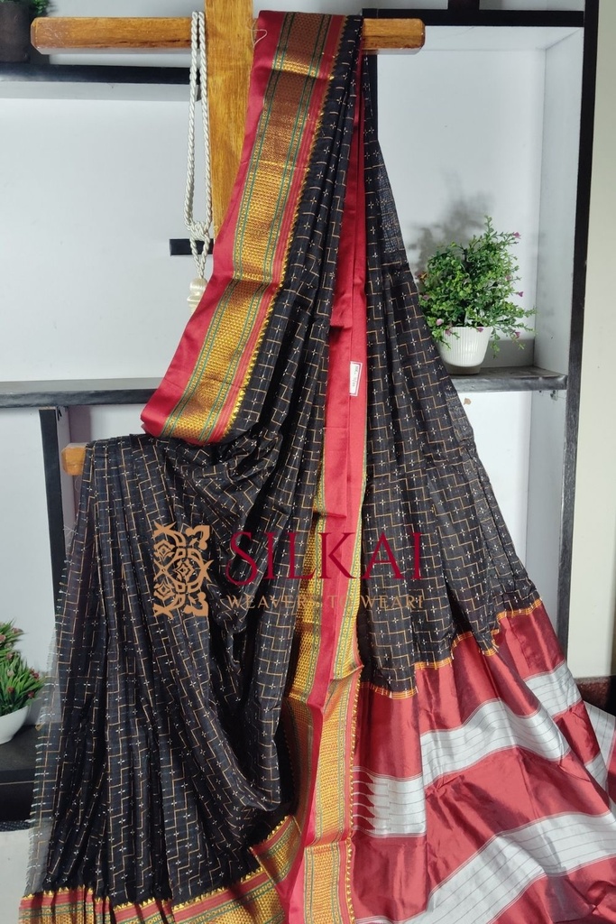 Ilkal Cotton Chikki Star Saree