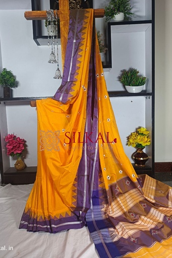 [SKL1447] Grace Your Wardrobe With This Beautiful All Over Flower Butta Saree,